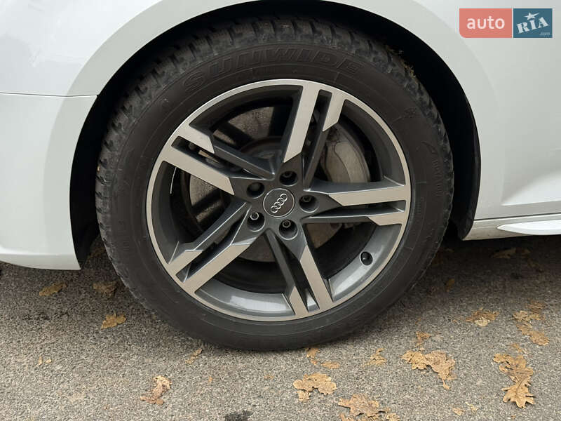 Седан Audi A4 2017 в Києві
