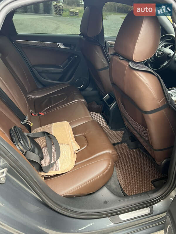 Седан Audi A4 2012 в Хмельницькому