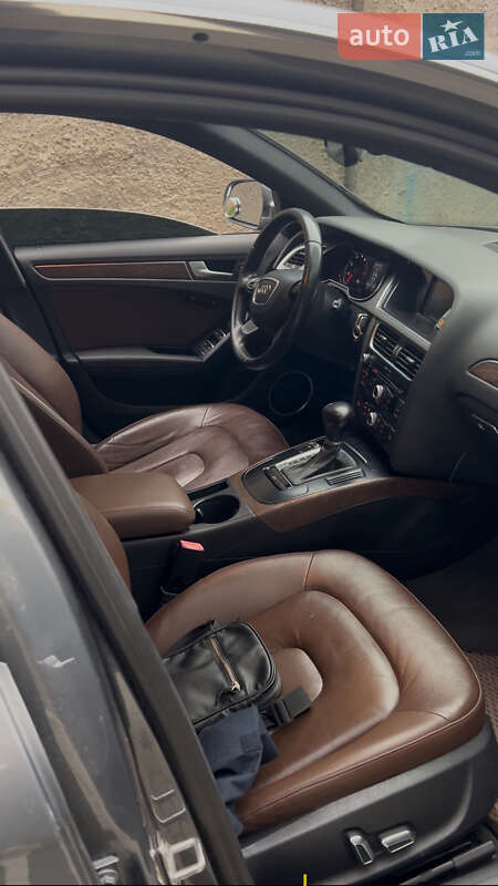 Седан Audi A4 2012 в Хмельницькому