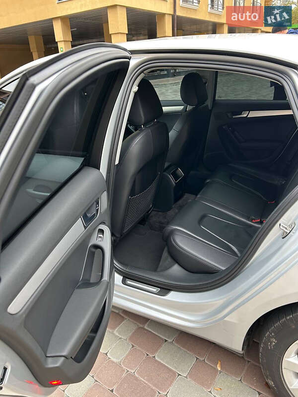 Седан Audi A4 2013 в Харькове