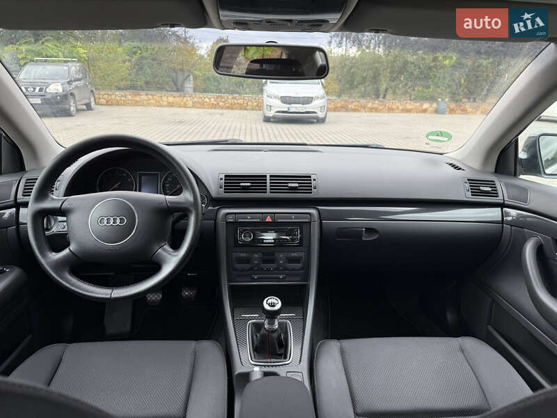 Седан Audi A4 2004 в Могилев-Подольске