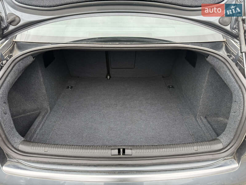 Седан Audi A4 2004 в Могилев-Подольске