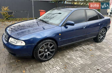 Седан Audi A4 1998 в 