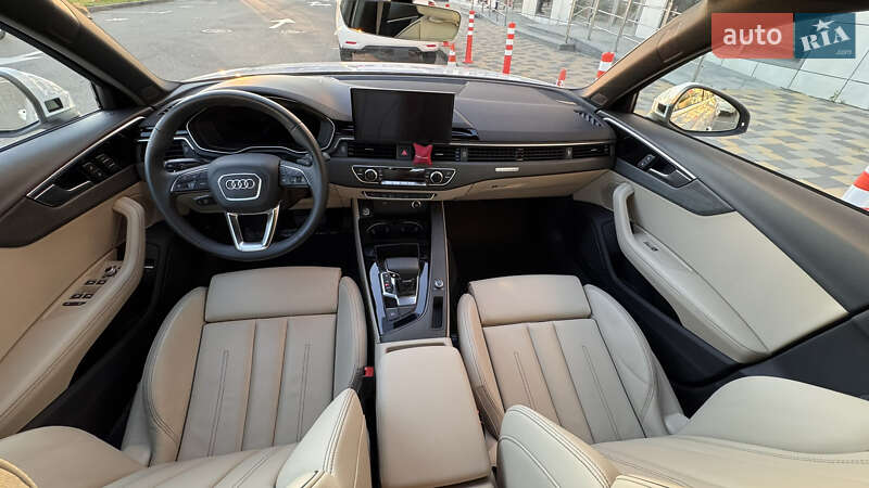 Седан Audi A4 2023 в Києві