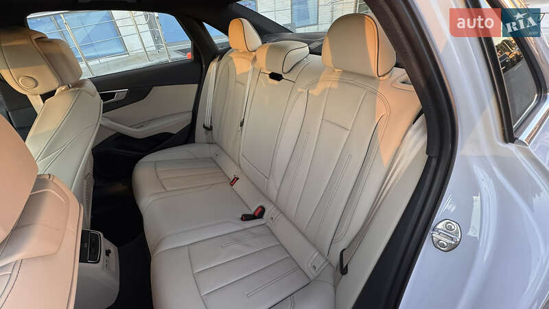 Седан Audi A4 2023 в Києві