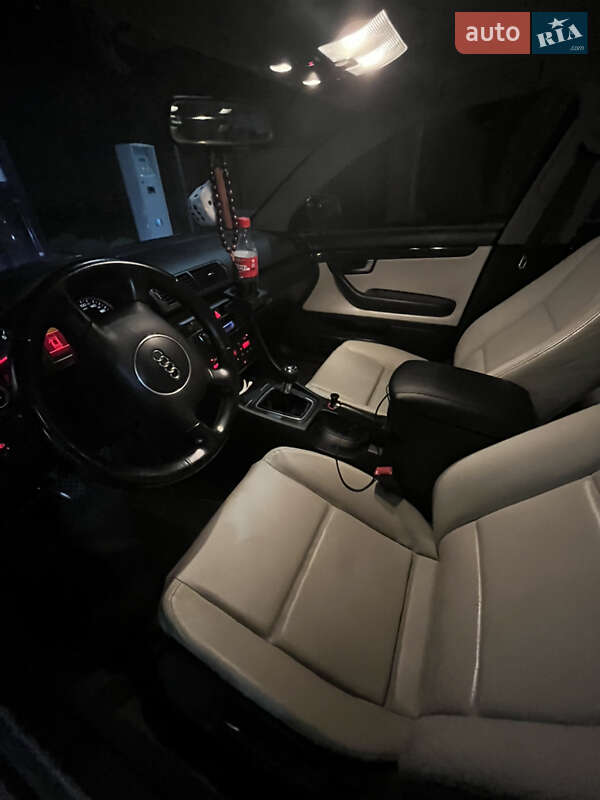 Седан Audi A4 2002 в Гребінках