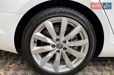 Седан Audi A4 2016 в 