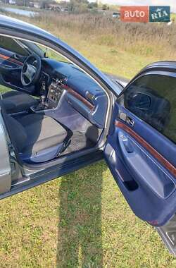 Седан Audi A4 1995 в 