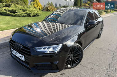 Седан Audi A4 2018 в 