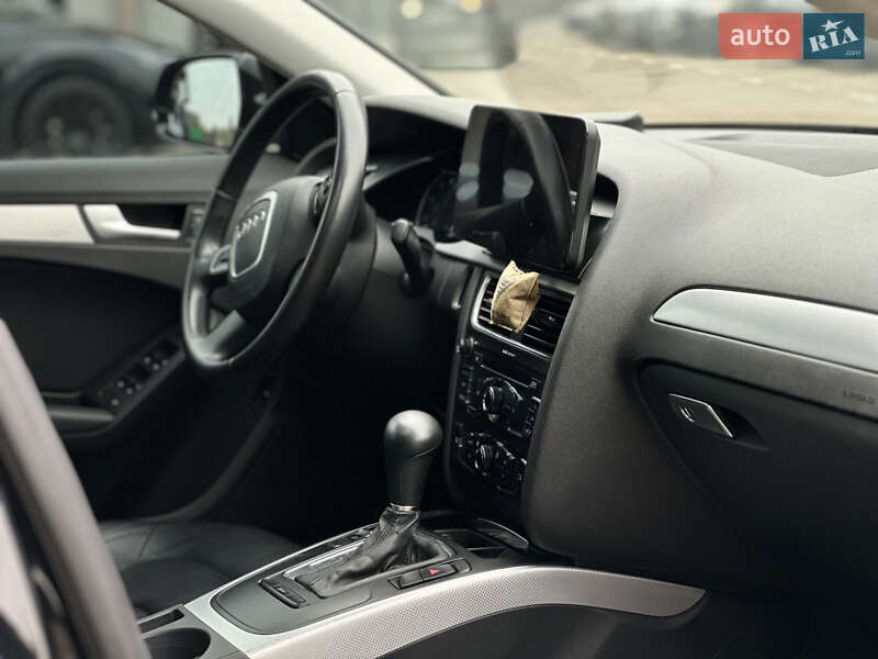 Седан Audi A4 2011 в Киеве