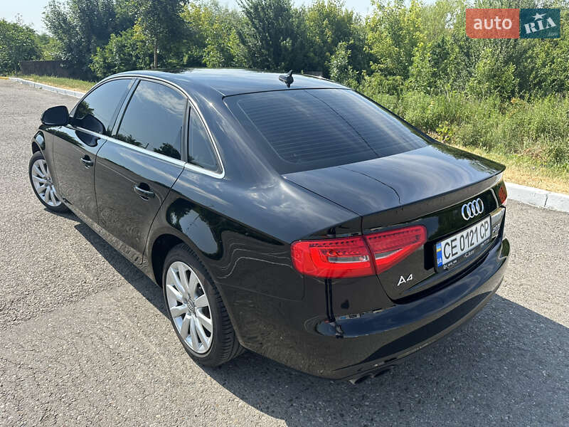 Седан Audi A4 2012 в Чернівцях