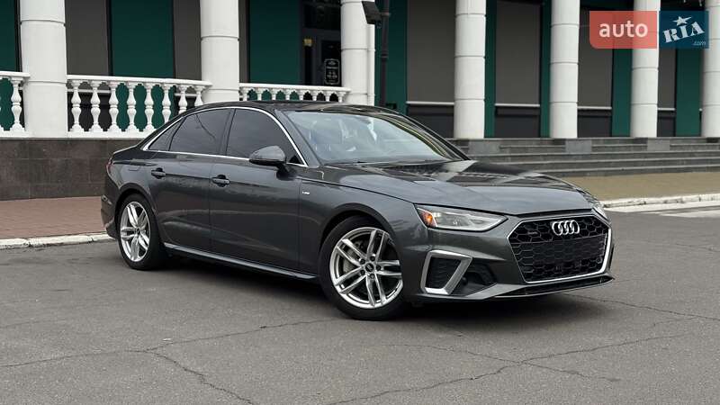 Седан Audi A4 2020 в 