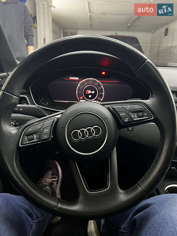 Седан Audi A4 2018 в Днепре