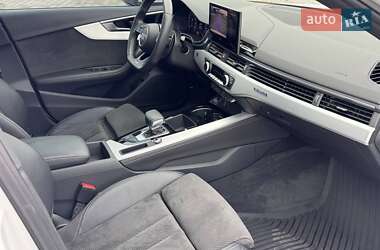 Седан Audi A4 2020 в 
