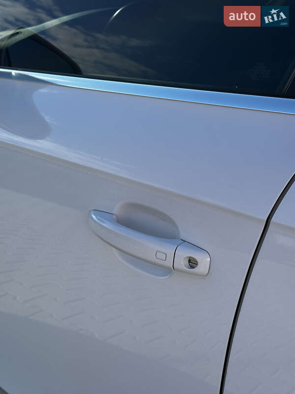 Седан Audi A4 2012 в Одесі