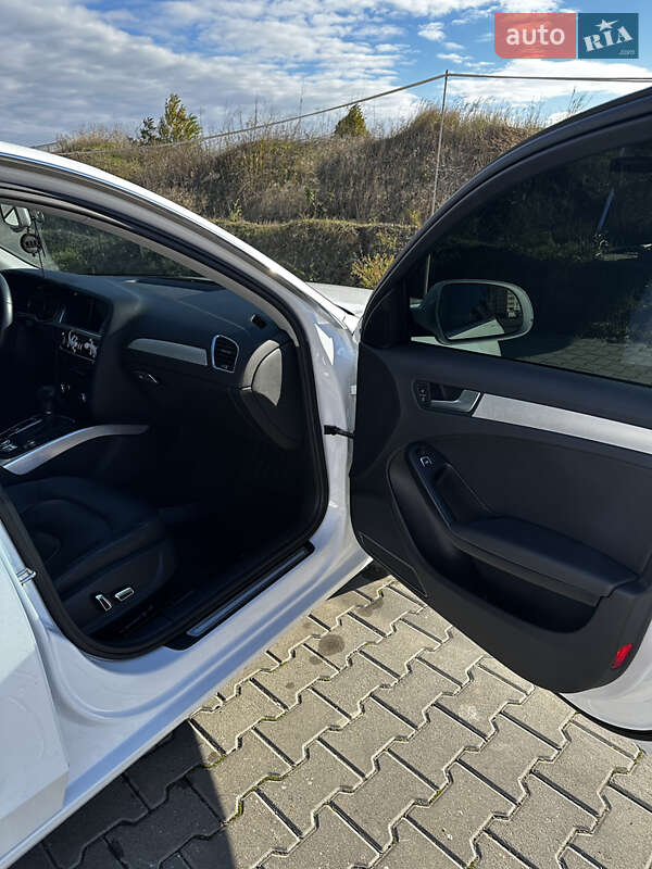 Седан Audi A4 2012 в Одесі
