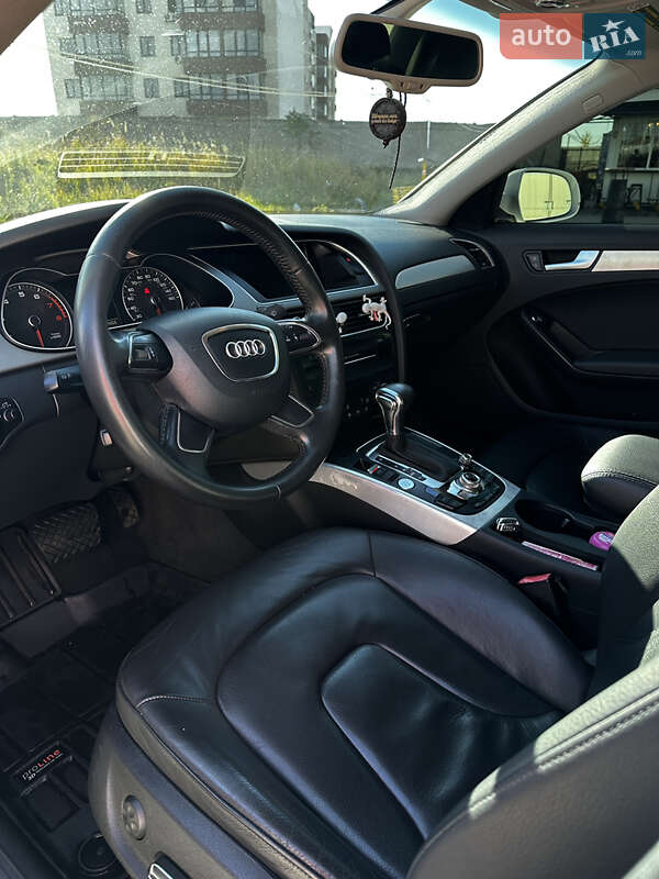 Седан Audi A4 2012 в Одесі
