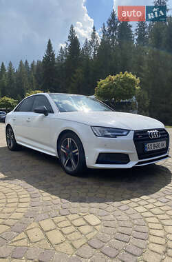 Седан Audi A4 2016 в 