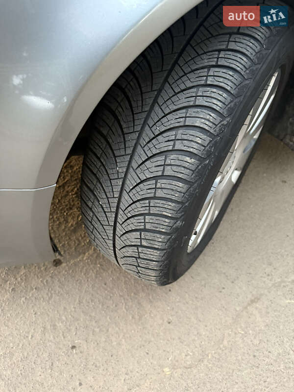 Седан Audi A4 2006 в Рівному