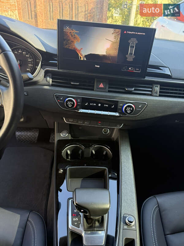 Седан Audi A4 2021 в Львове