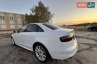 Седан Audi A4 2015 в 