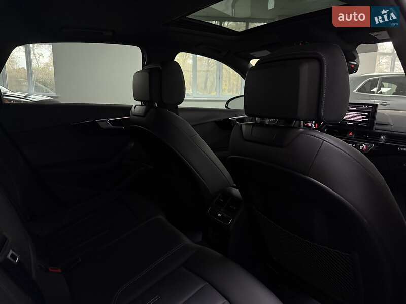 Седан Audi A4 2024 в Полтаві