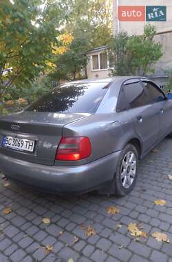 Седан Audi A4 1996 в  фото 2 Седан Audi A4 1996 в