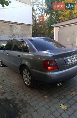 Седан Audi A4 1996 в  фото 5 Седан Audi A4 1996 в