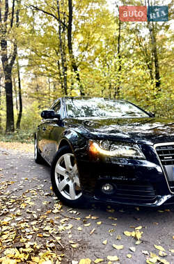 Седан Audi A4 2011 в Долине