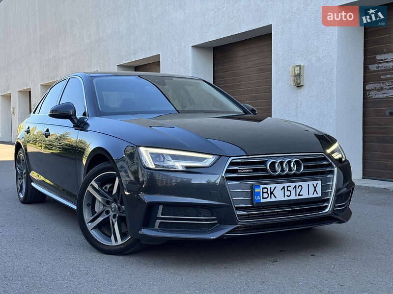 Седан Audi A4 2018 в Ровно