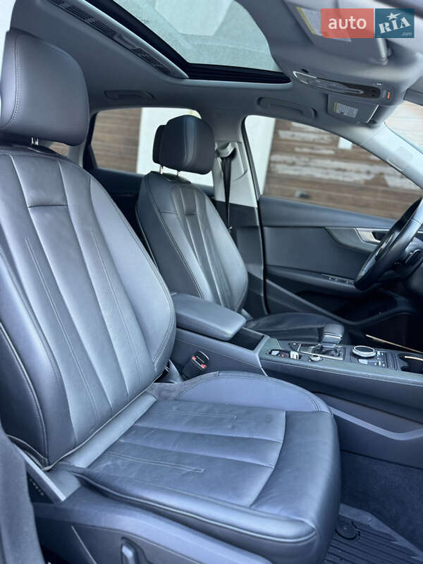 Седан Audi A4 2018 в Ровно
