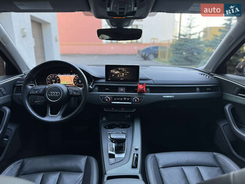 Седан Audi A4 2018 в Ровно