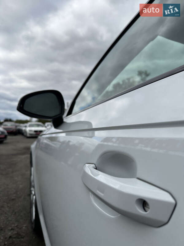 Седан Audi A4 2019 в Білогородці