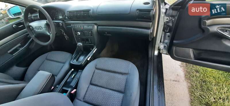 Седан Audi A4 1997 в Тернополе
