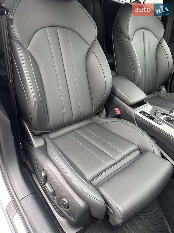 Седан Audi A4 2018 в Киеве