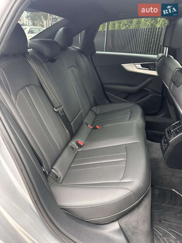 Седан Audi A4 2018 в Киеве