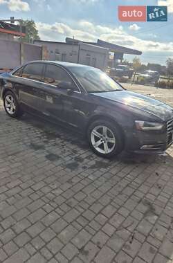 Седан Audi A4 2012 в 
