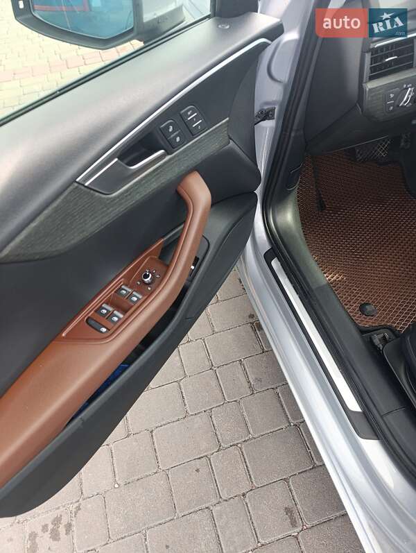 Седан Audi A4 2018 в Львове