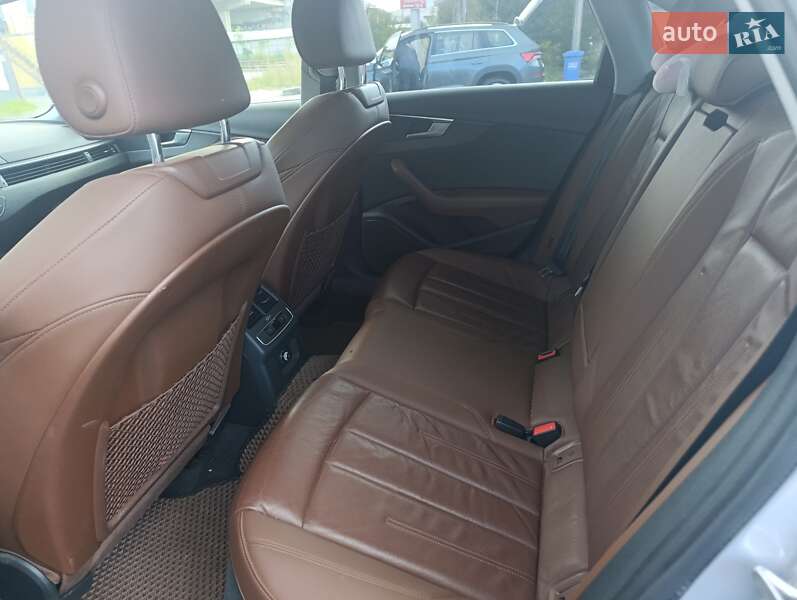 Седан Audi A4 2018 в Львове