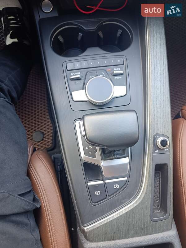 Седан Audi A4 2018 в Львове