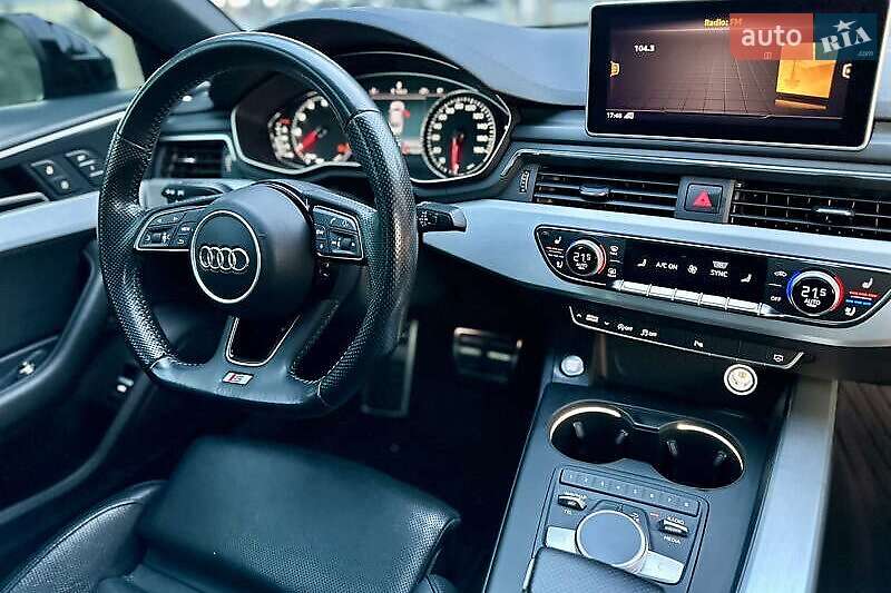 Седан Audi A4 2017 в Львові