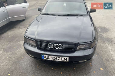 Седан Audi A4 1995 в Калиновке