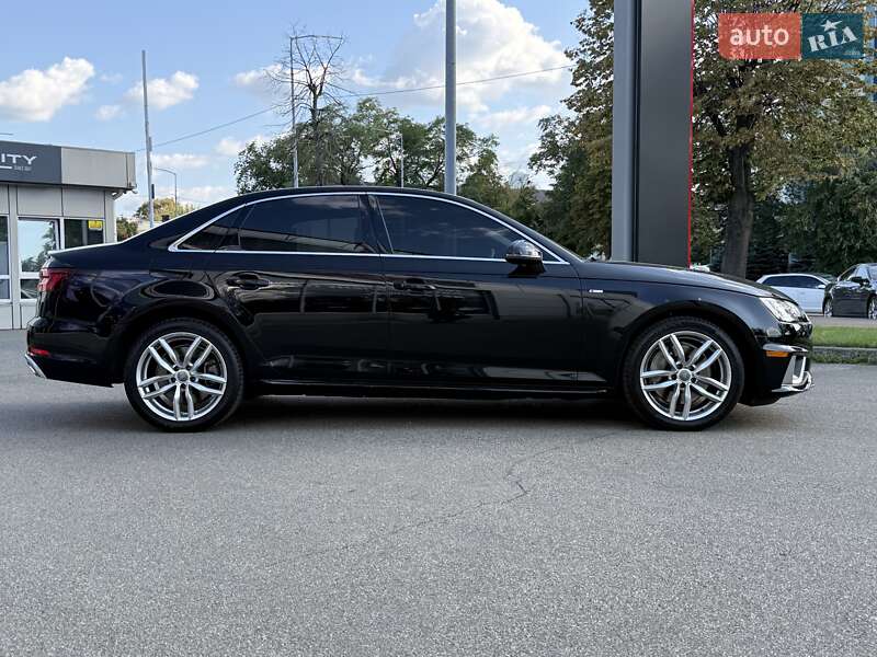 Седан Audi A4 2019 в Киеве
