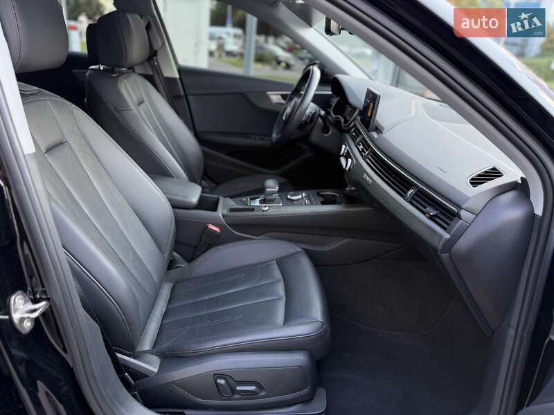 Седан Audi A4 2019 в Киеве