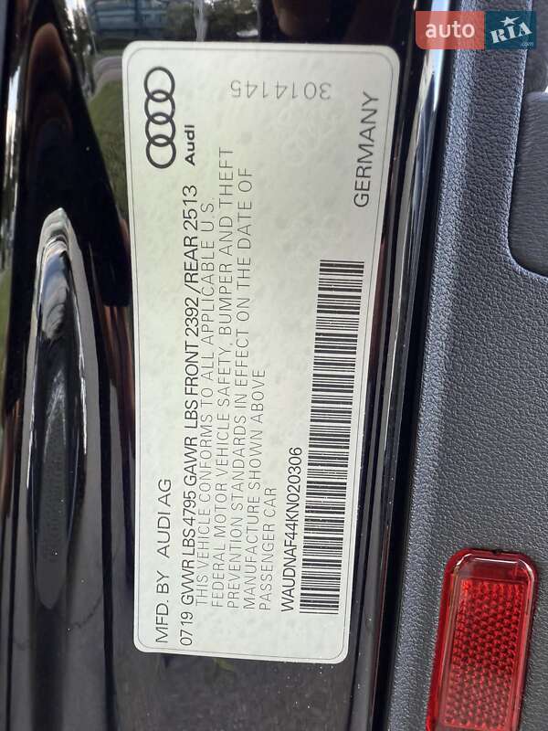 Седан Audi A4 2019 в Киеве