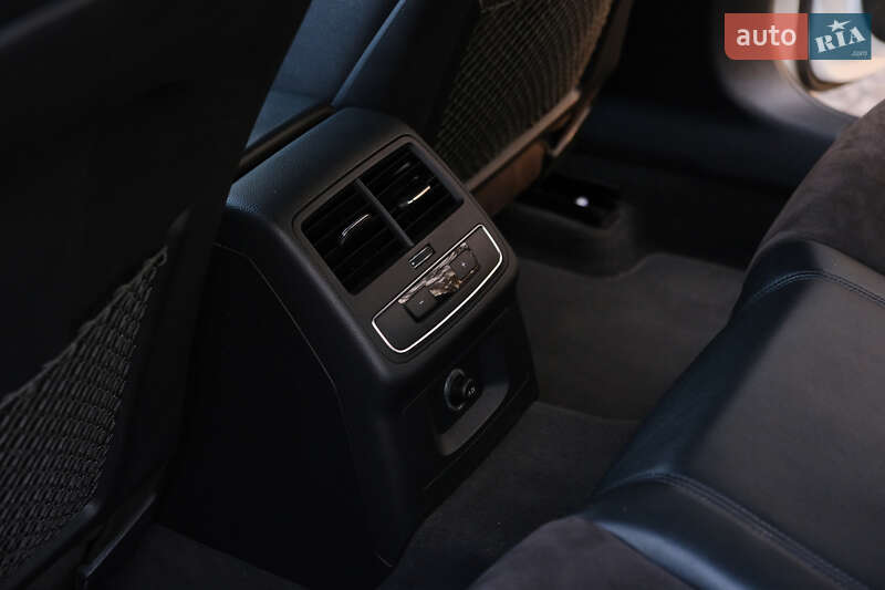 Седан Audi A4 2017 в Киеве