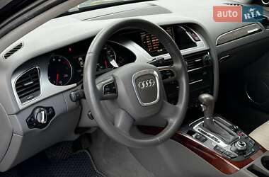 Седан Audi A4 2011 в  фото 18 Седан Audi A4 2011 в