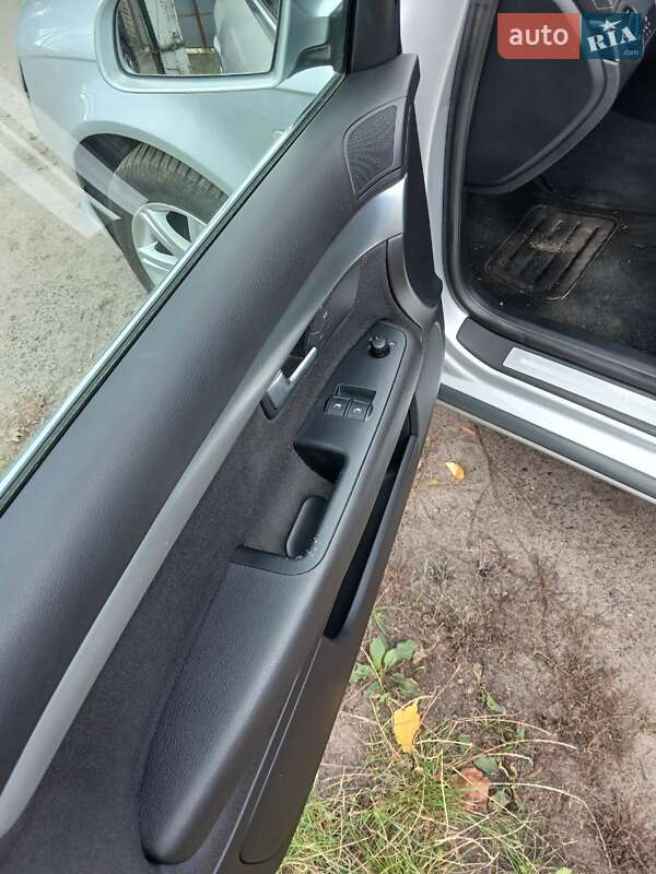 Универсал Audi A4 2006 в Хороле