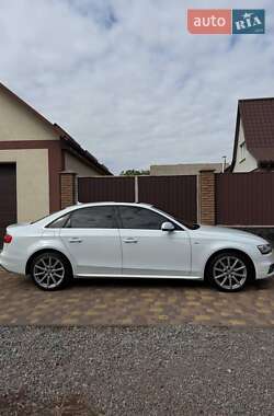 Седан Audi A4 2013 в 