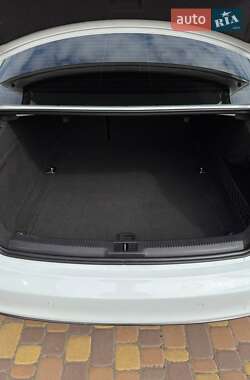 Седан Audi A4 2013 в 